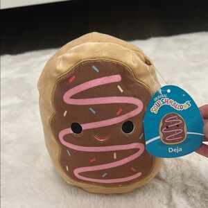 Squishmallow Deja the Donut Plush
